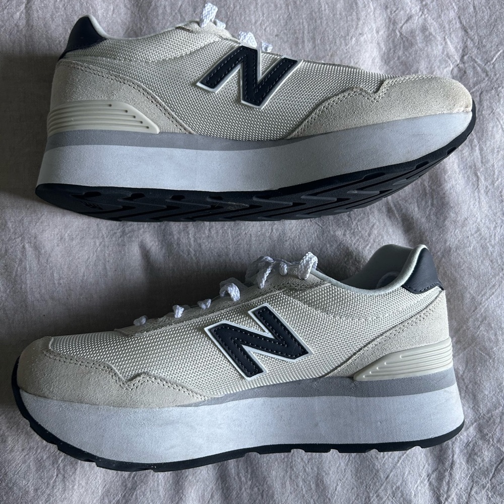 Women’s New Balance platform sneaker